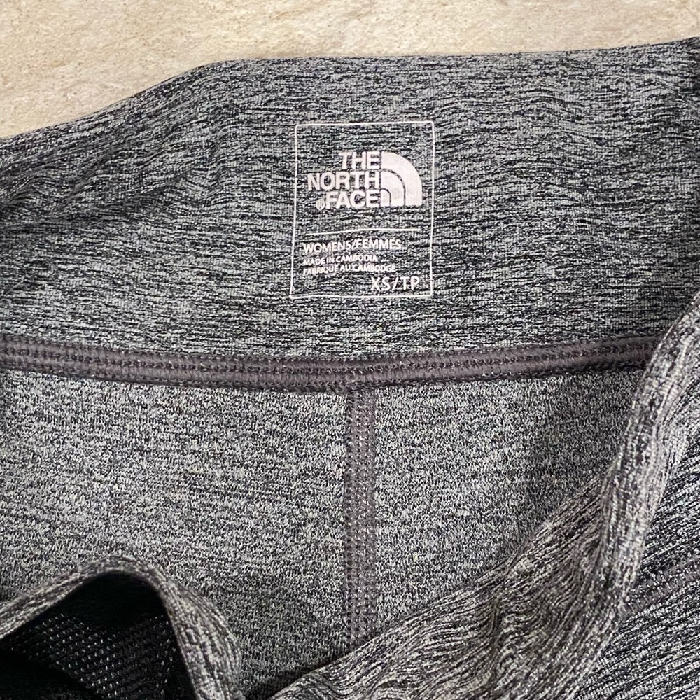 NWOT North Face spandex shorts - Picture 5 of 7